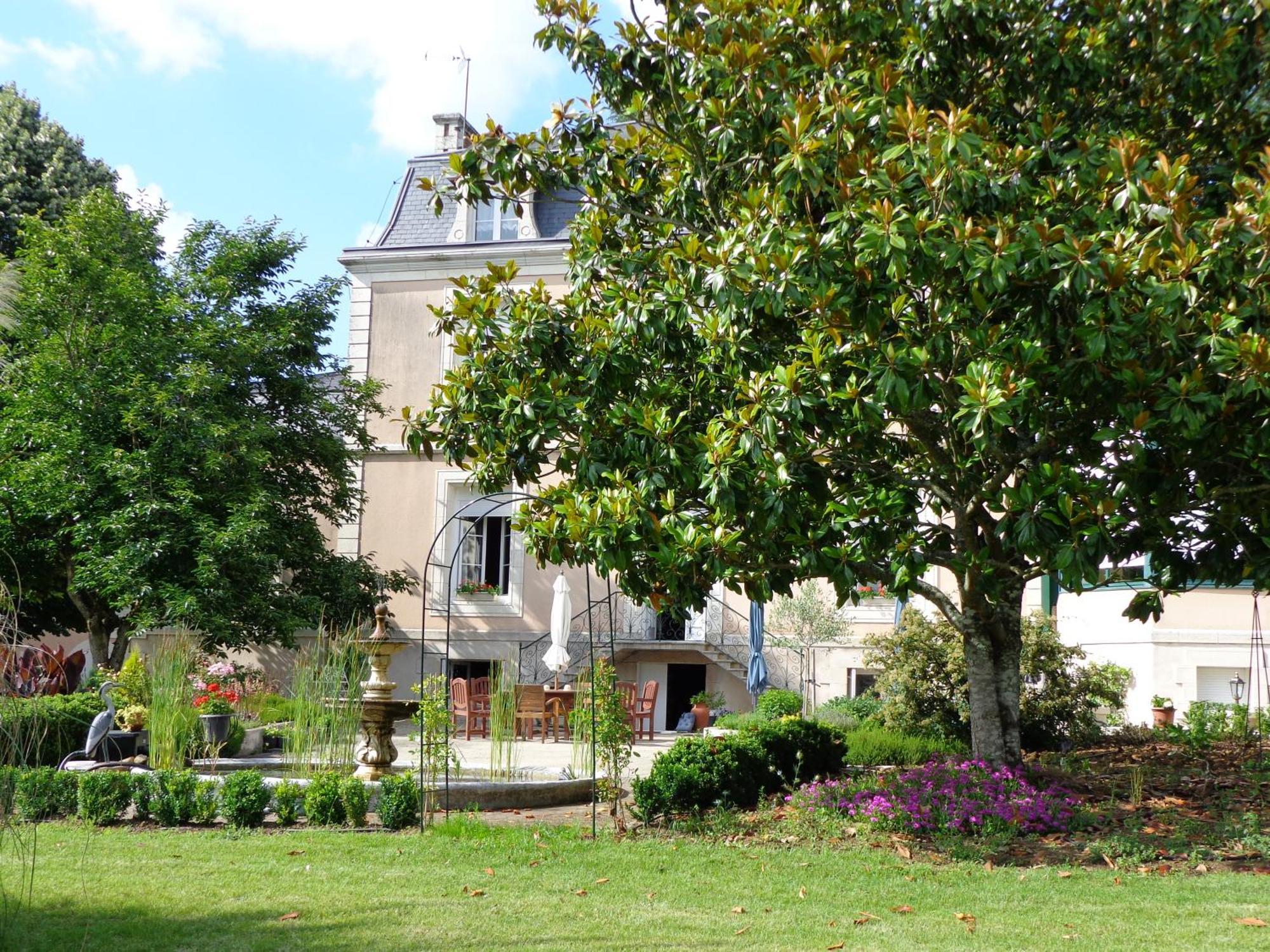 L'Isle-Jourdain La Maison Ribotteau住宿加早餐旅馆 外观 照片